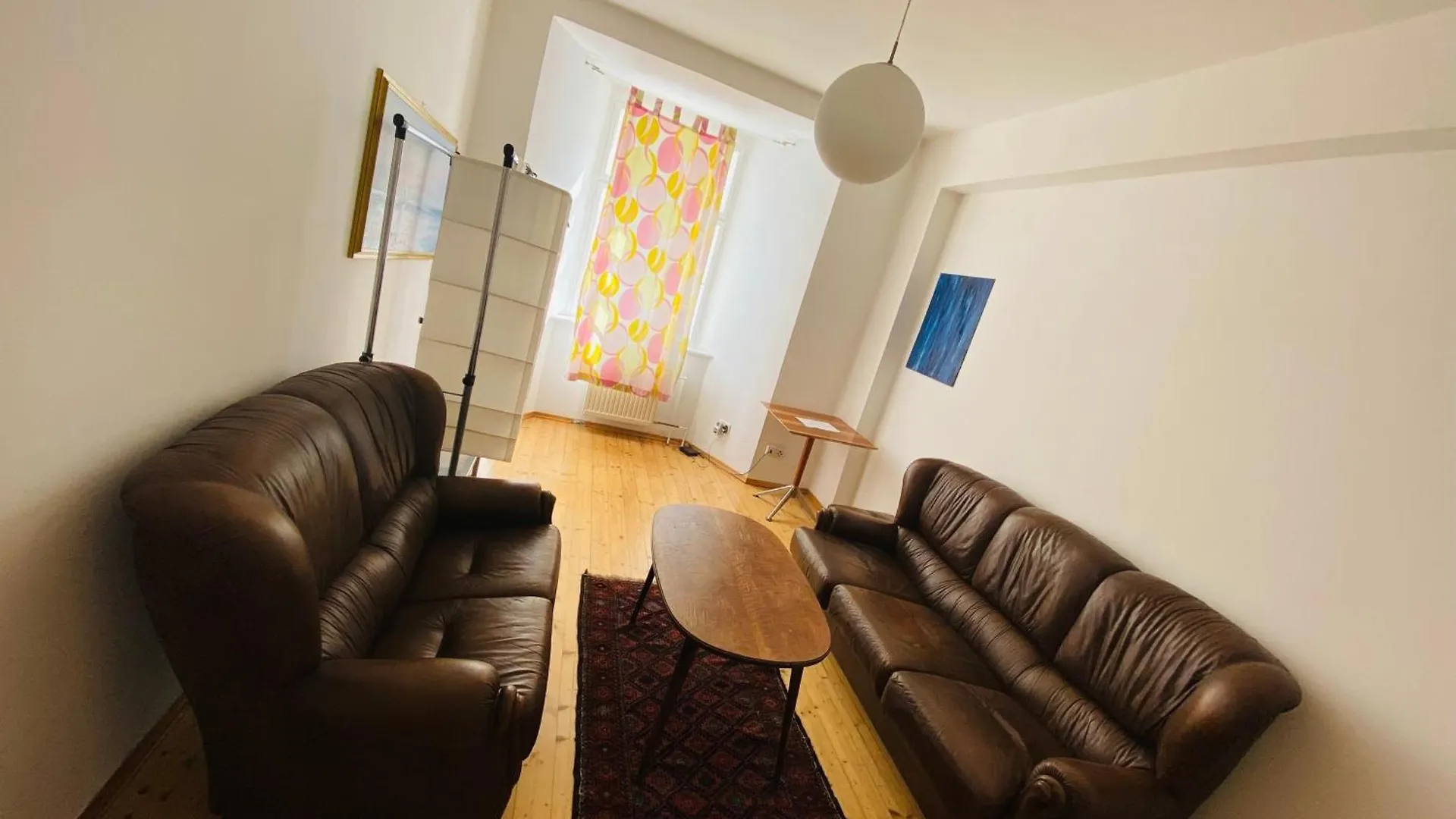 Apartment, 2 Schlafzimmer, Strassenseitig Graz